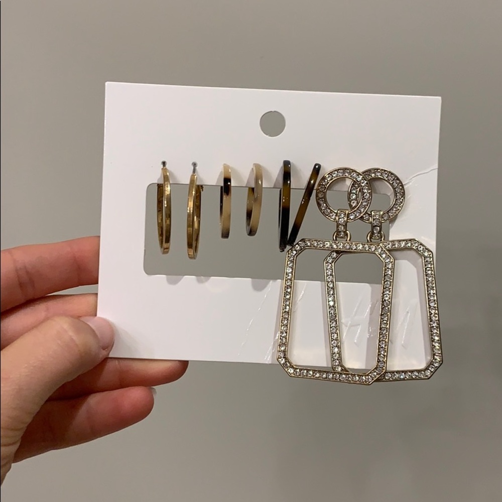 4 pack of earrings